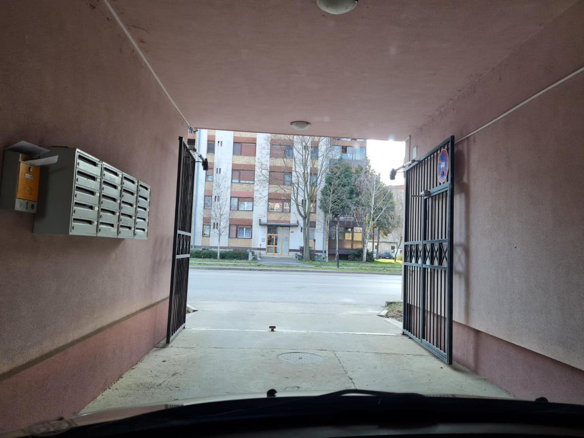 Apartman Karibo Sombor Exterior foto